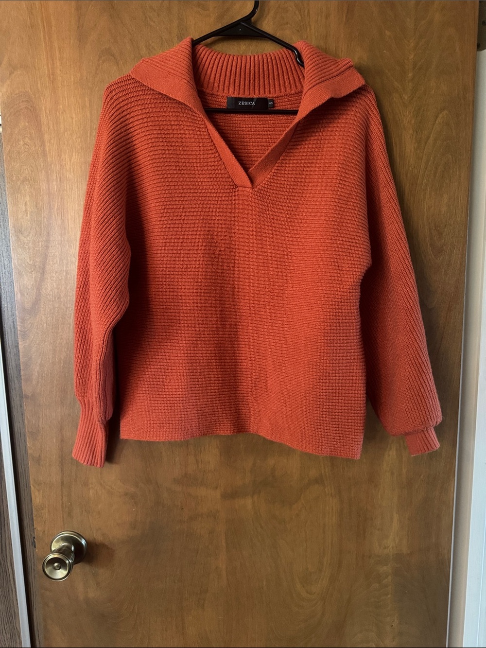 Zesica Orange Ribbed V-Neck Sweater with Relaxed Collar